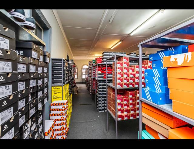 625M² OFFICE FOR SALE IN EAST LONDON CENTRAL